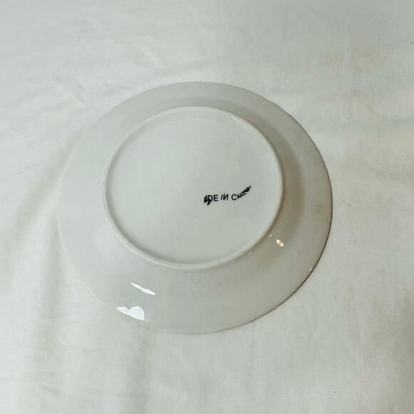 Santa Cookie & Milk Set Festive Ceramic Plate & Bottle Holiday Gift Display - Picture 6 of 9